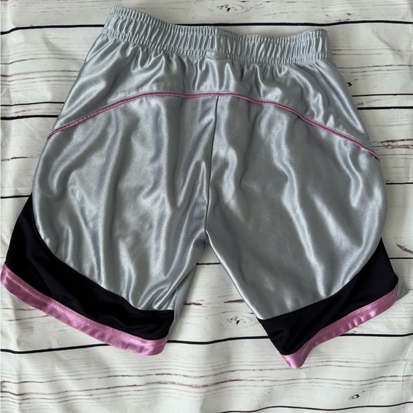 Youth Air Jordan shorts - Picture 2 of 2